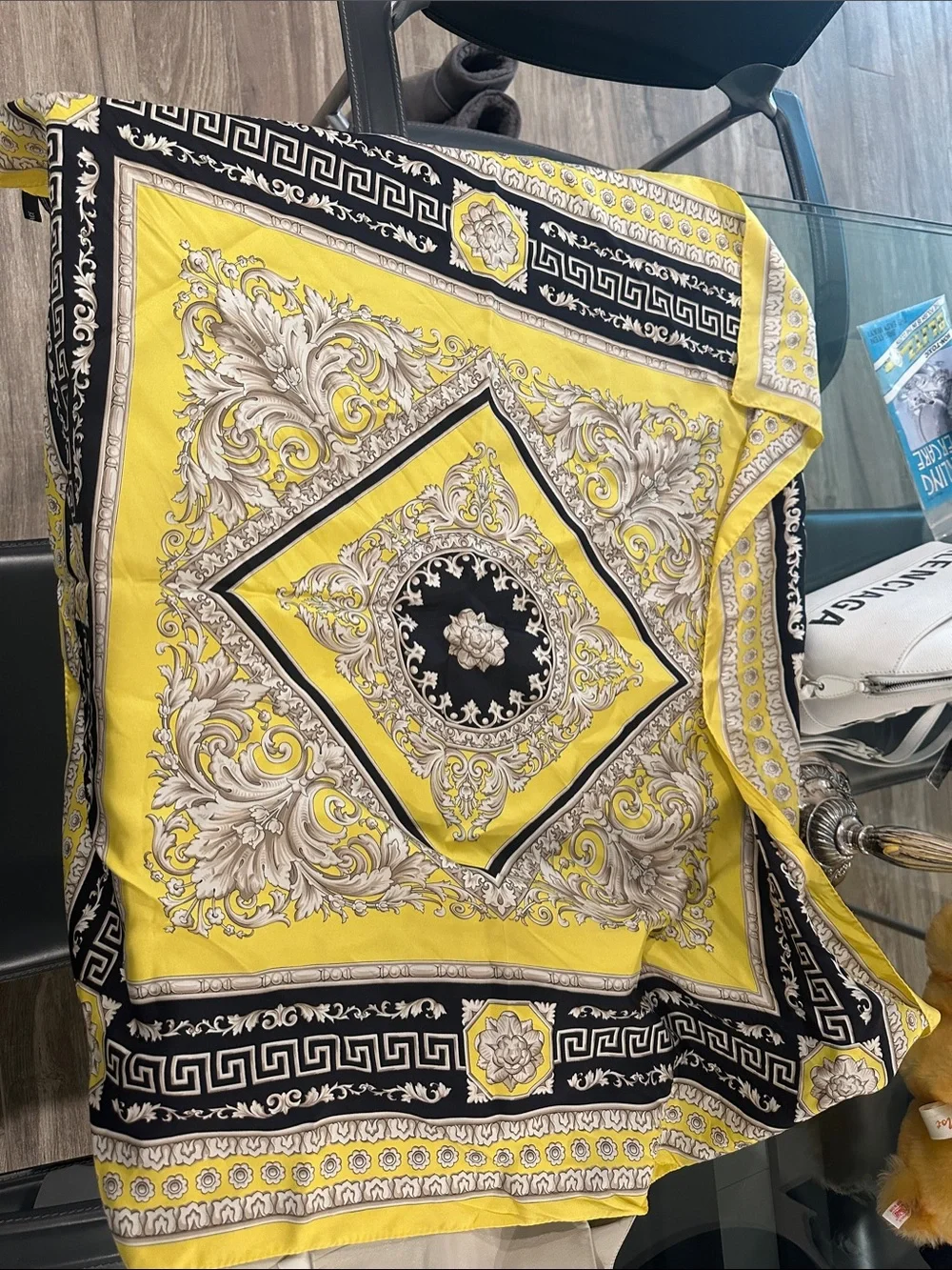 N/A bold yellow